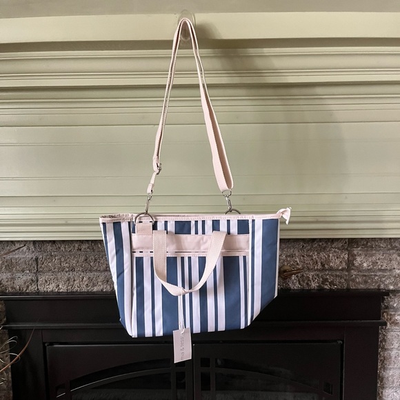 Mia & Tess Handbags - NWT Mia & Tess Insulated Tote Bag